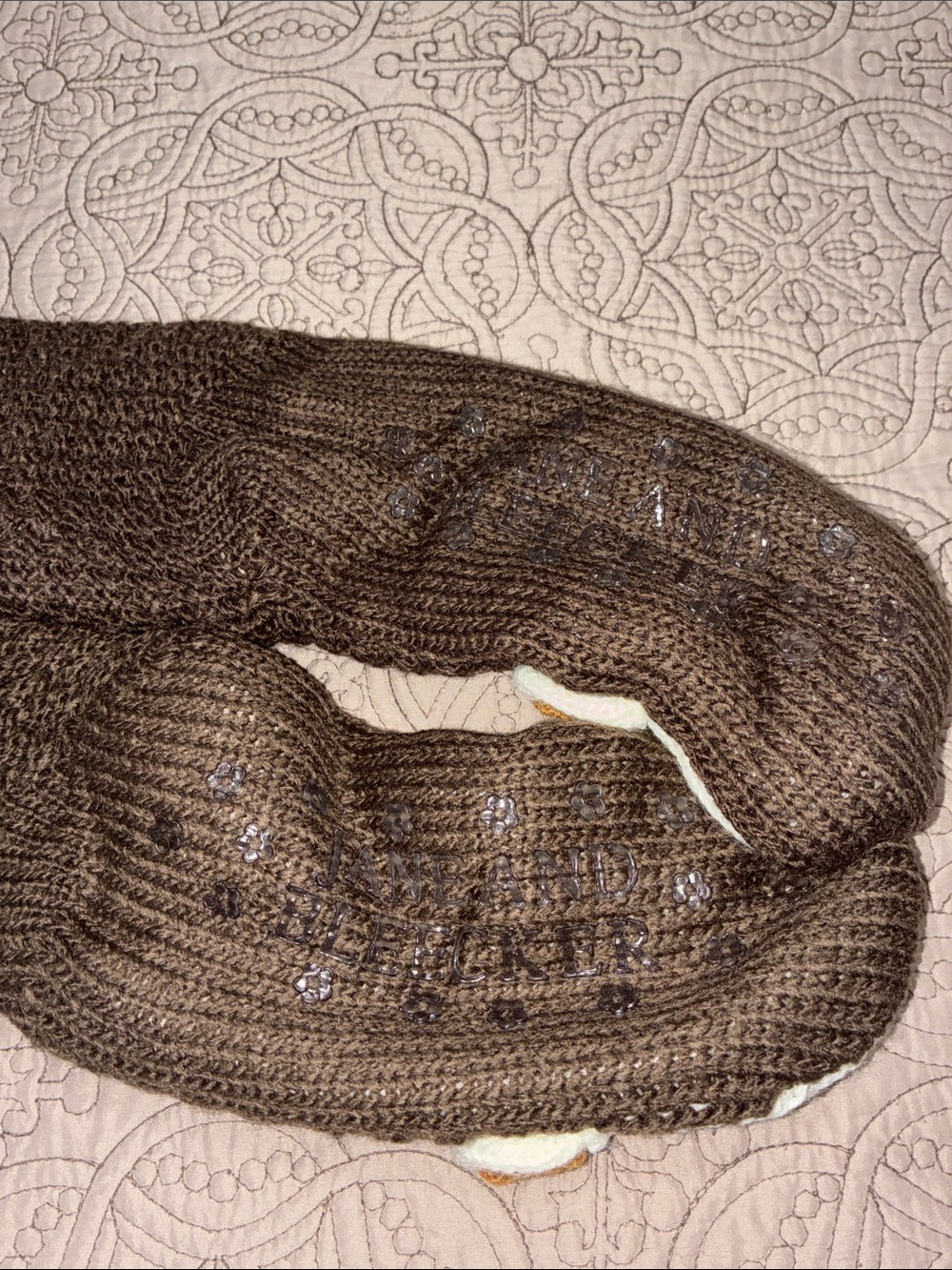 JANE AND BLEECKER NWT Ladies’ Brown & Cream Colored Bear Slipper Socks One Size. - Picture 7 of 10
